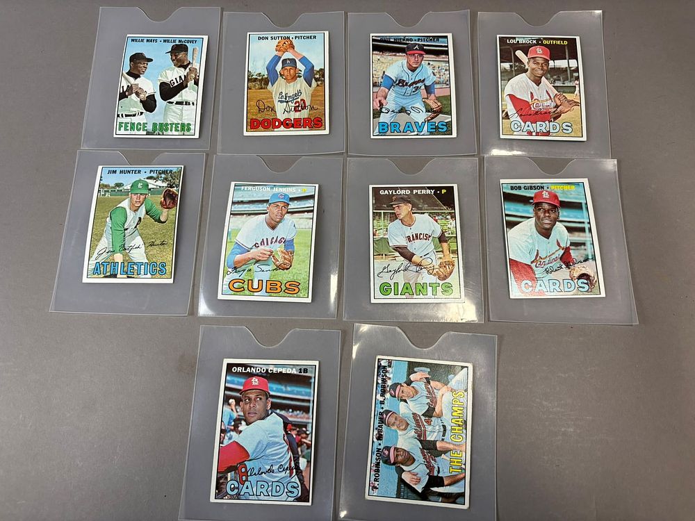 Lot 181: Lot 10 1967 Topps Baseball Cards Mays #423 1 20 210 285 320 333 369 445 456