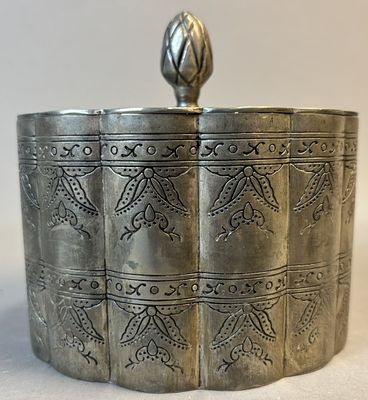 Antique Repousse Lidded Silverplate Jewelry Box w Velvet Lining. Offered here is a handsome 