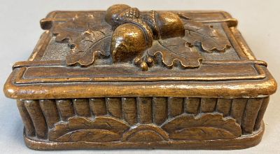Syroco Wood Acorn & Oak Leaf Trinket Jewelry Box Syracuse NY. A charming Syroco Wood trinket box 
