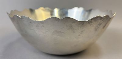 Tiffany & Co. Sterling Silver Bowl No. 25154 602 Grams. A substantial and beautifully crafted 