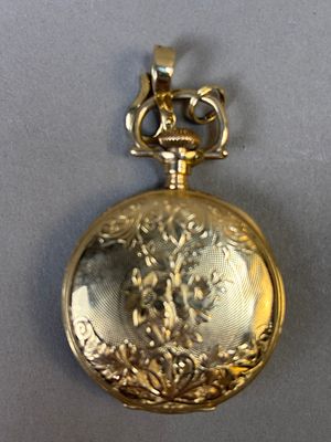 American Waltham 14K Gold Ladies Pocket Watch 31.78 Grams. Classic American Waltham pocket watch 