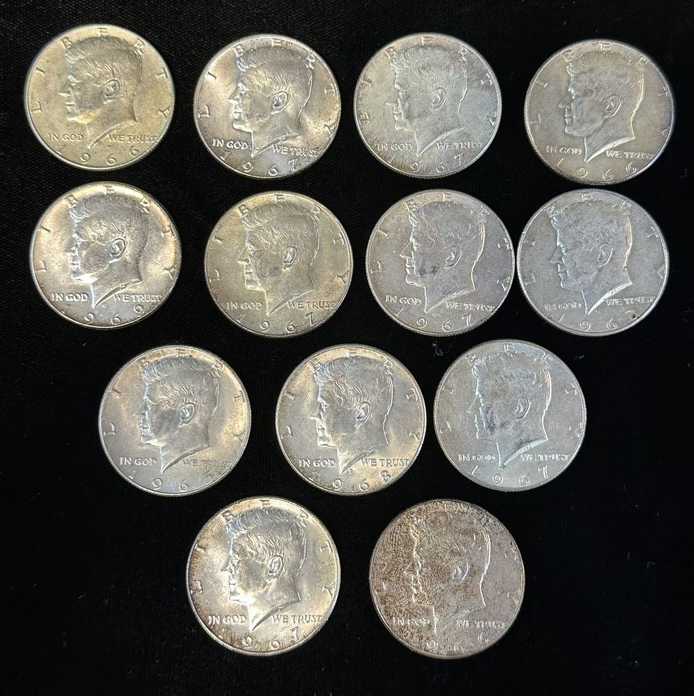 Lot 176: 14 Kennedy Half Dollars 60s Silver Coins 40% Overall Weight 150g