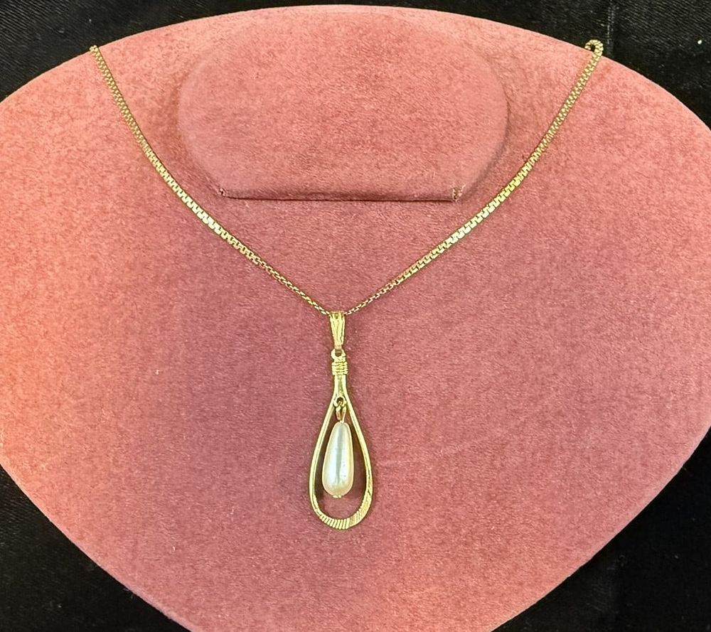 Lot 182: 14K Gold Teardrop Pearl Pendant Necklace 19" Box Chain 4.24g