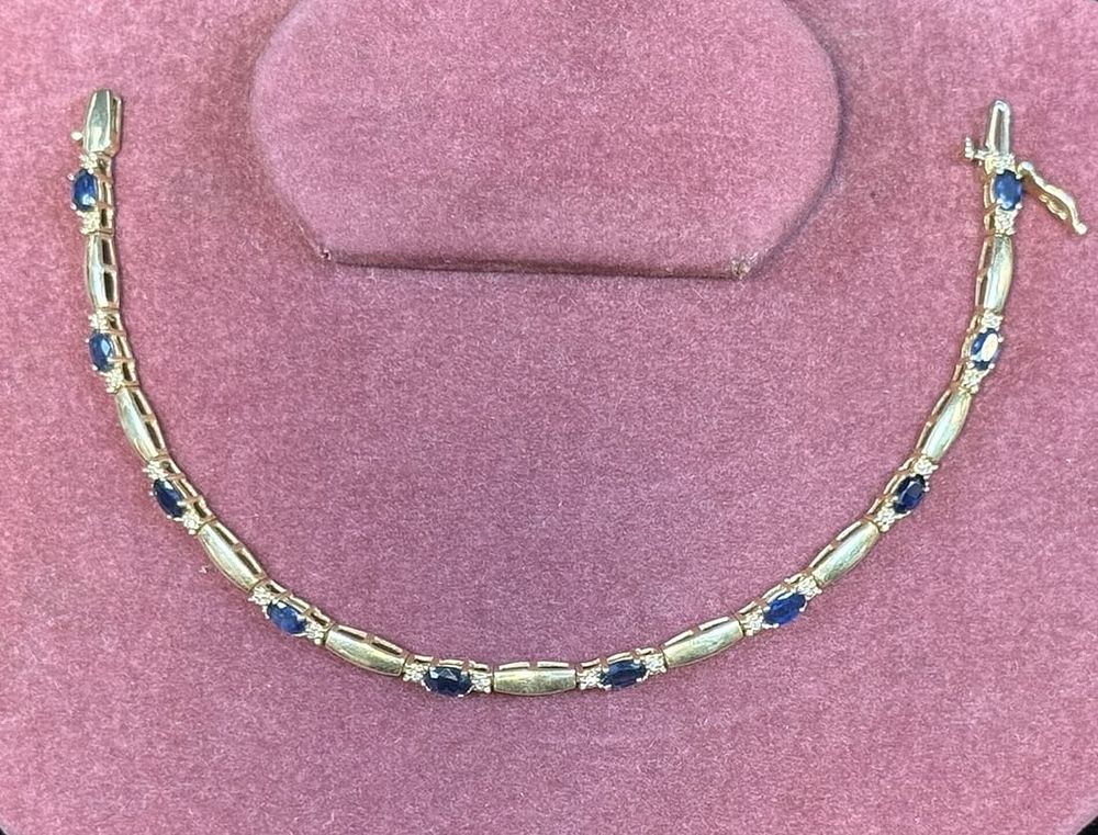 Lot 184: 14K Gold Sapphire & Diamond Bracelet Oval Sapphires 7" 7.36g 4.73 dwt