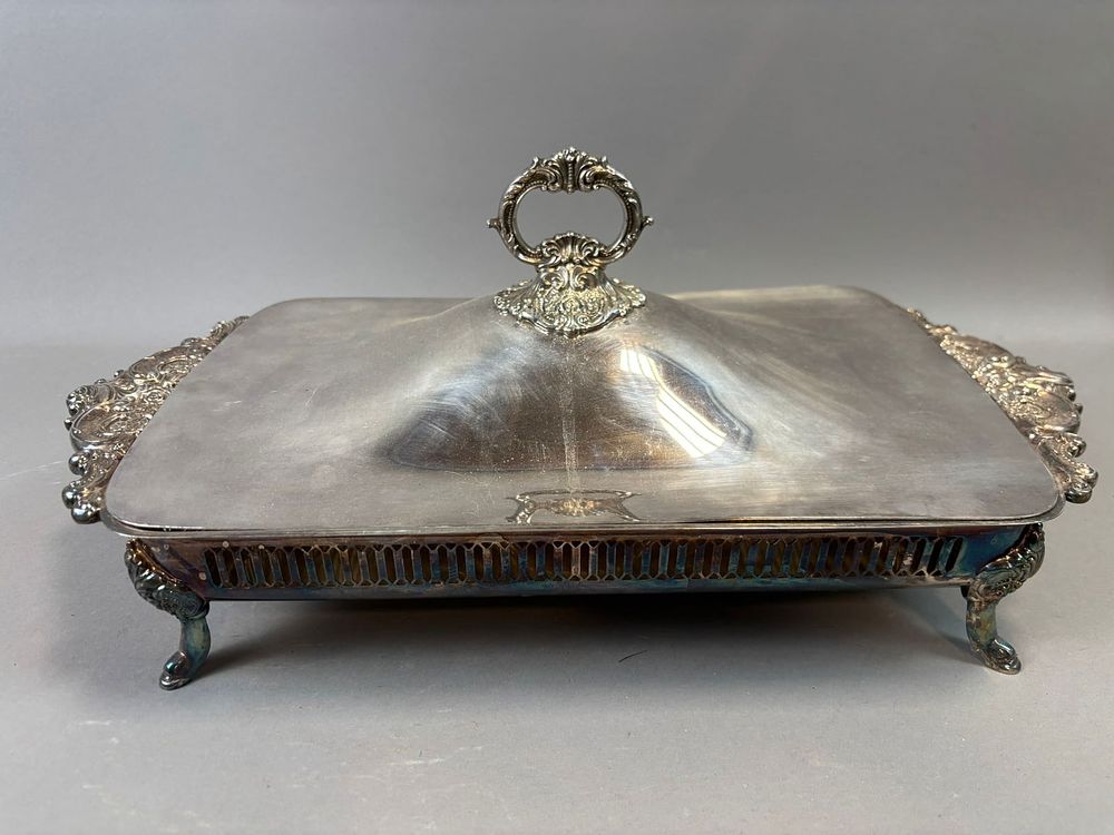 Lot 214: Wallace Baroque Silverplate Covered Serving Dish #226 Ornate Handles