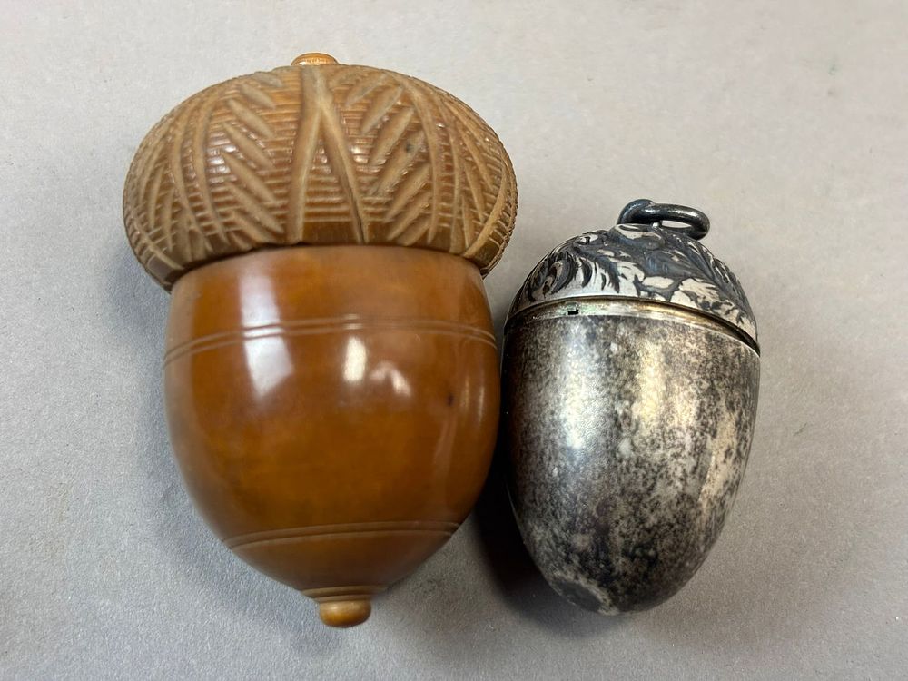 Lot 232: Pair Antique Acorn Form Thimble Cases Carved Wood & Sterling Silver 18.77g