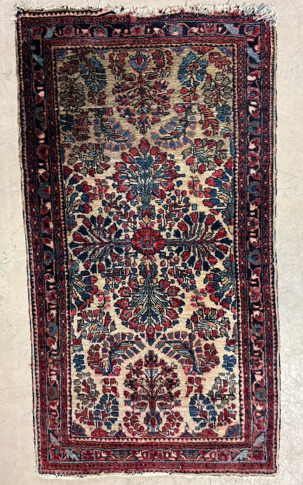 Lot 297: Antique Persian Hand Knotted Wool Rug Floral Medallion Oriental Carpet
