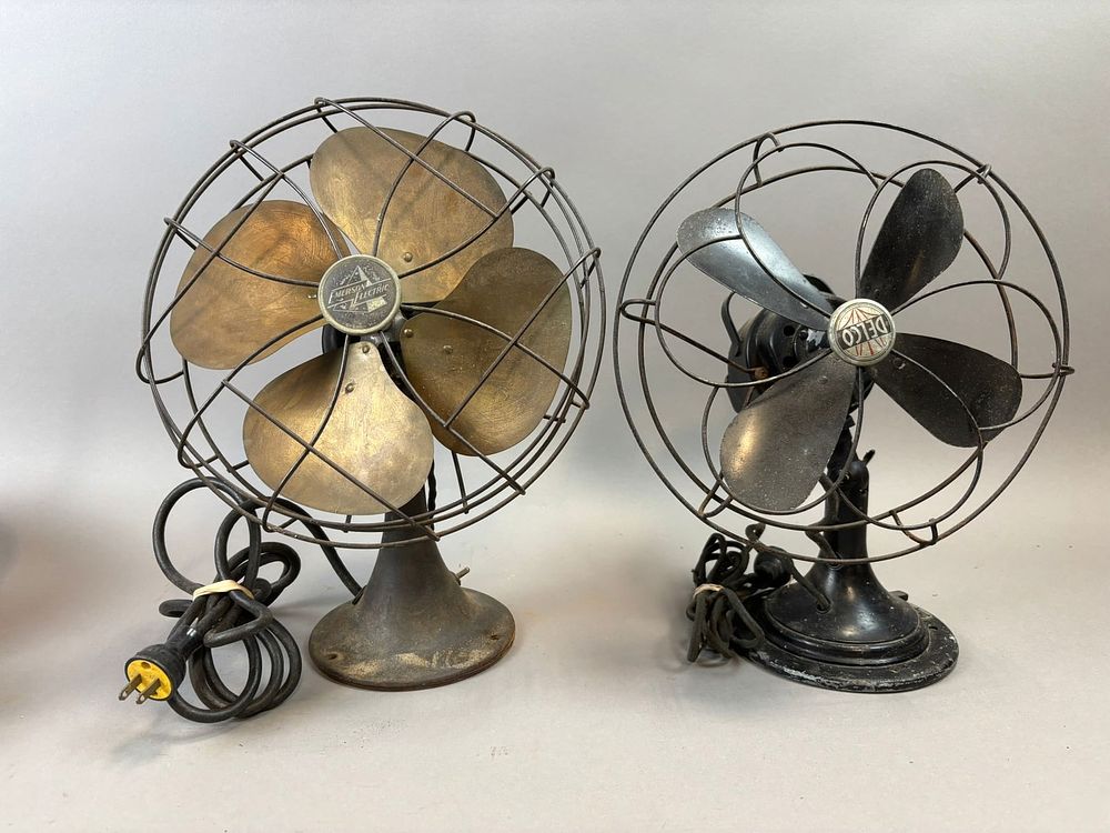 Lot 297B: Emerson Electric Brass Blade Desk Fan & Delco Oscillating Desk Fan Pair