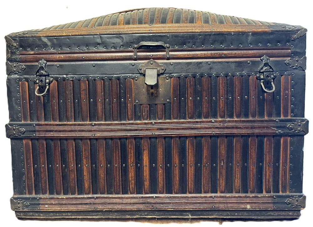 Lot 357: Antique Beals & Selkirk Detroit Oak Slat Dome Top Steamer Trub4323 Martin Maier?