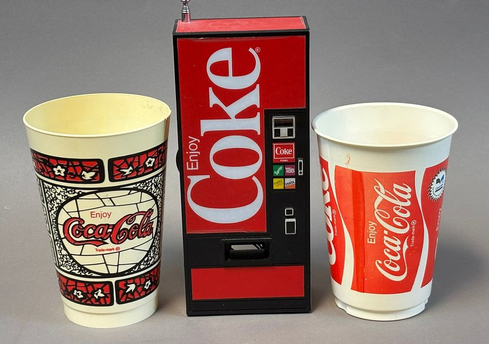 Lot 180: Lot 3 Original Coca Cola Enjoy Coke Radio & Plastic Cups