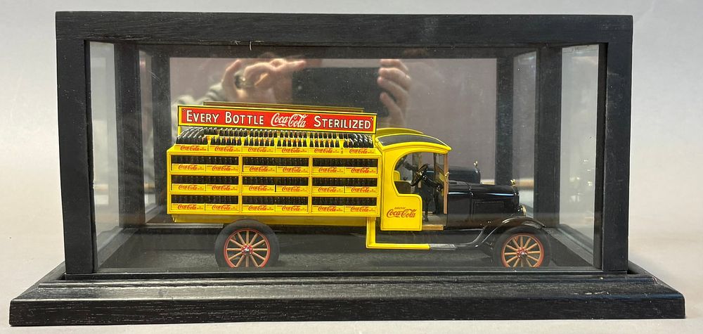 Lot 353: Coca Cola Chattanooga Tennessee Worlds First Bottler Cased Truck w/ Wood Rims