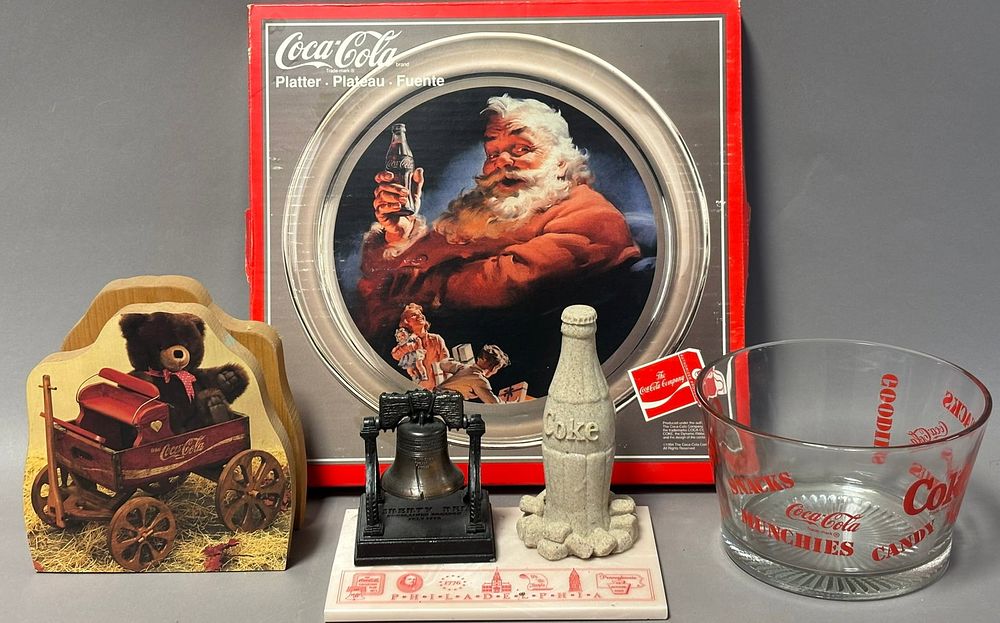 Lot 416: Lot 5 Coca Cola Advertising Items Candy Dish Bell Paper Weight Plate & More