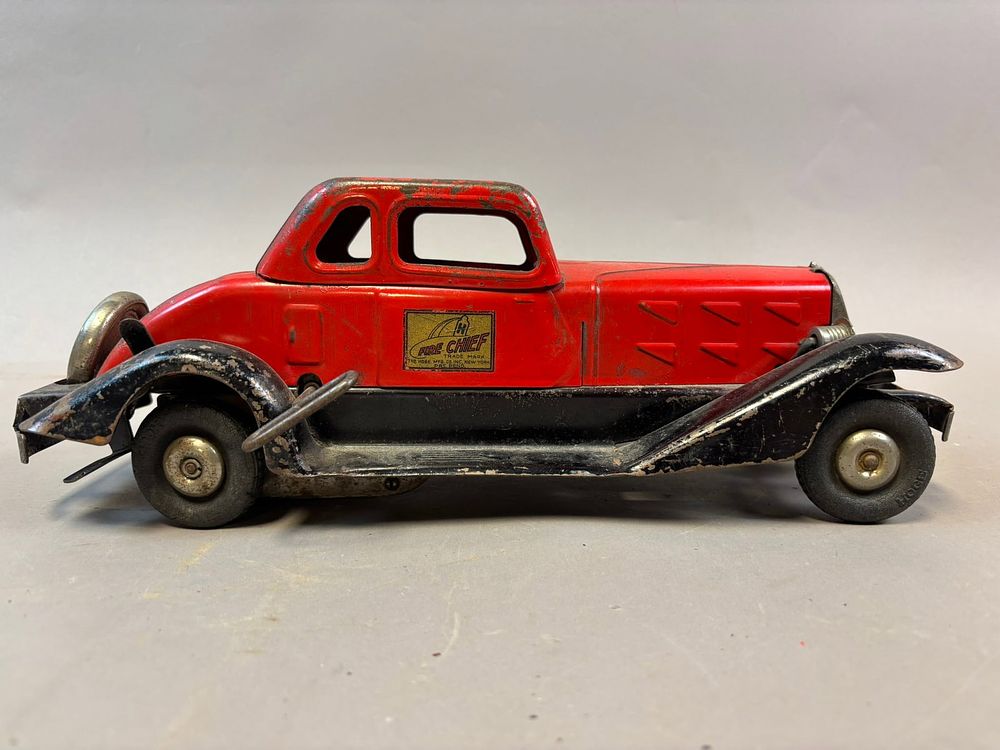 Lot 197: Hoge Mfg Girard Fire Chief Original Keywind Pressed Steel Coup
