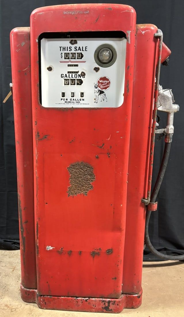 Lot 234: Wayne 100B Honest Measure Original 1950s Gas Service Station Pump