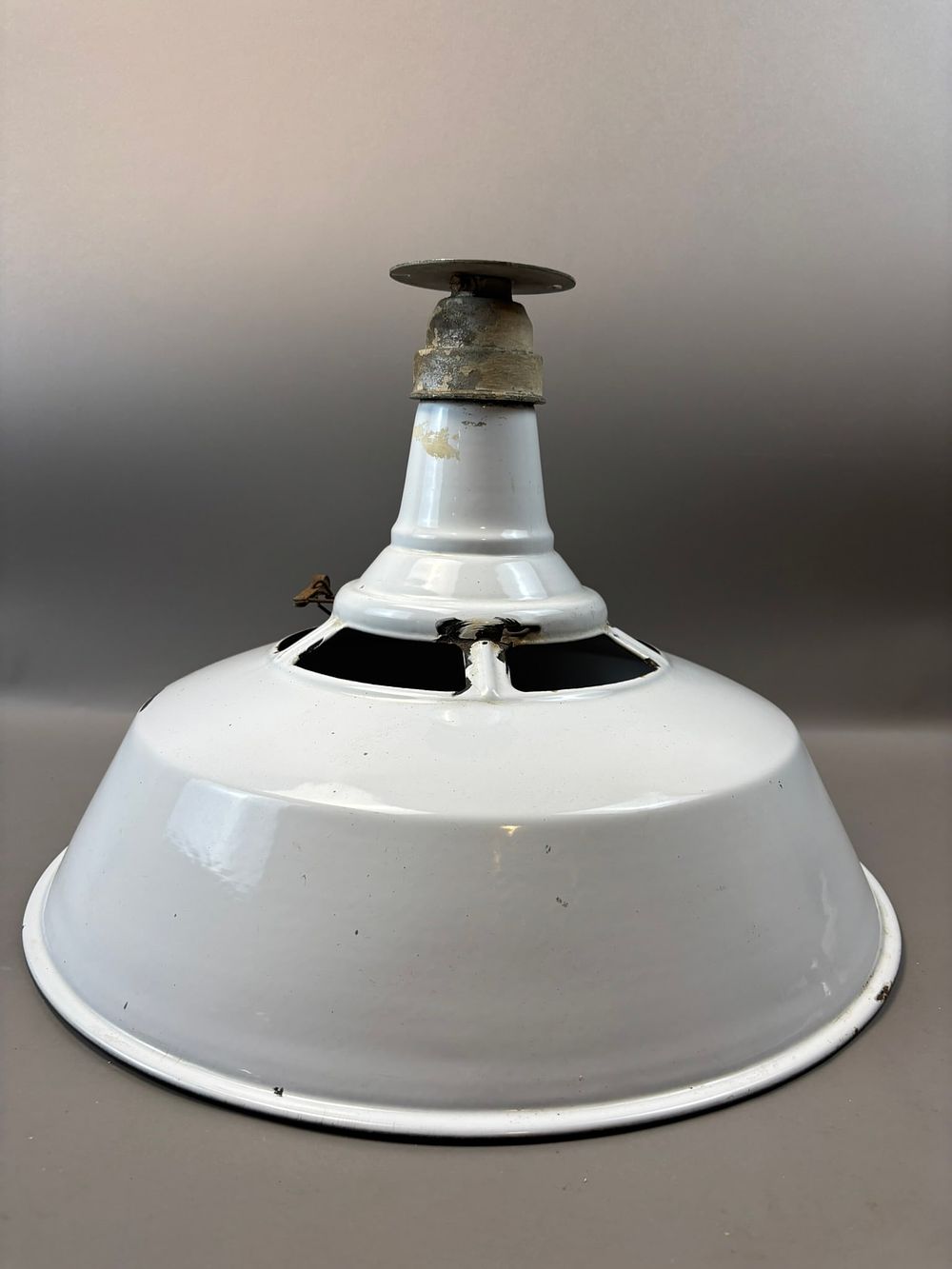 Lot 277: 40s Original White Porcelain Enamel 20" Diameter Gas Service Station Lamp Shade