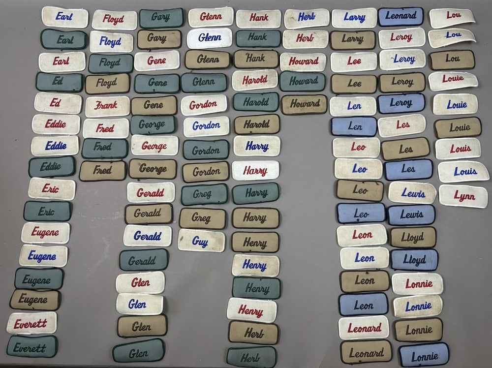 Lot 280: Lot 113 Original Service Station Gas Attendant Cloth Name Tags Earl Eddie Glen