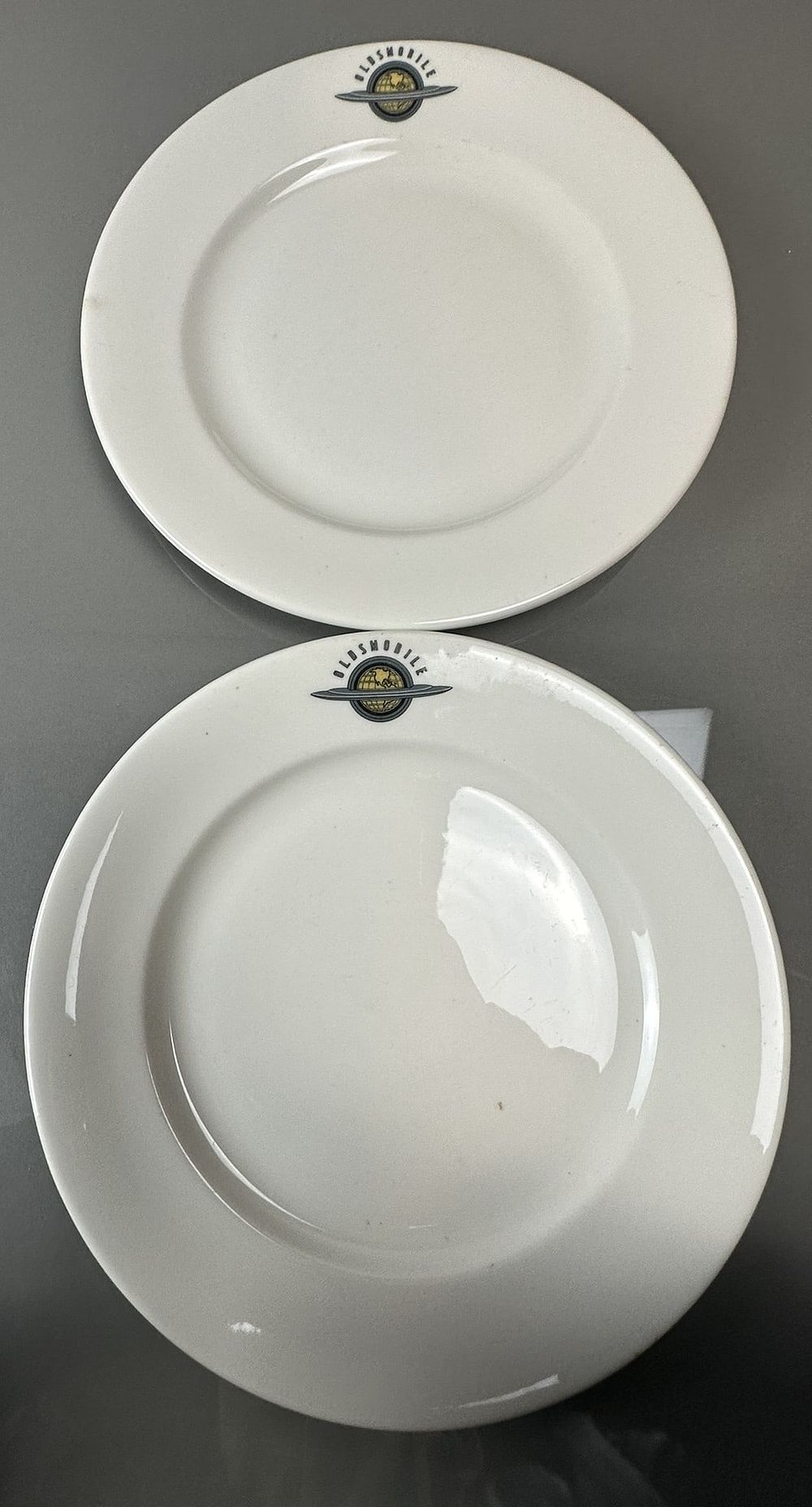 Lot 302A: Pair 9.5" Vintage 1950s Oldsmobile Syracuse China Porcelain Dinner Plates