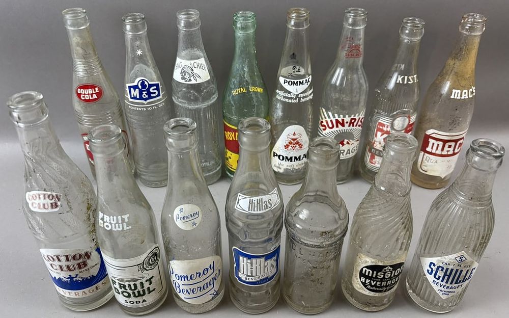 Lot 329: Lot 15 Pommac Sun Rise Mac's Hi-Klas Schille Kist M&S 50s Big Chief ACL Bottles
