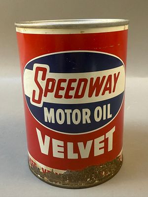 Speedway Motor Oil Velvet Original Metal Quart Can Detroit Michigan. Wear on the bottom as shown 