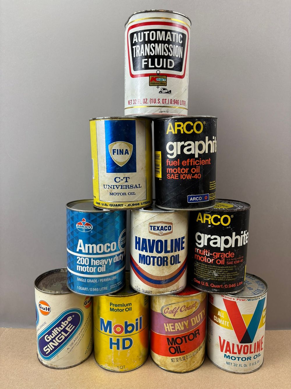 Lot 333: Lot 10 Fina Amoco Arco Gulf Texaco Composite Oil Can(s) FULL