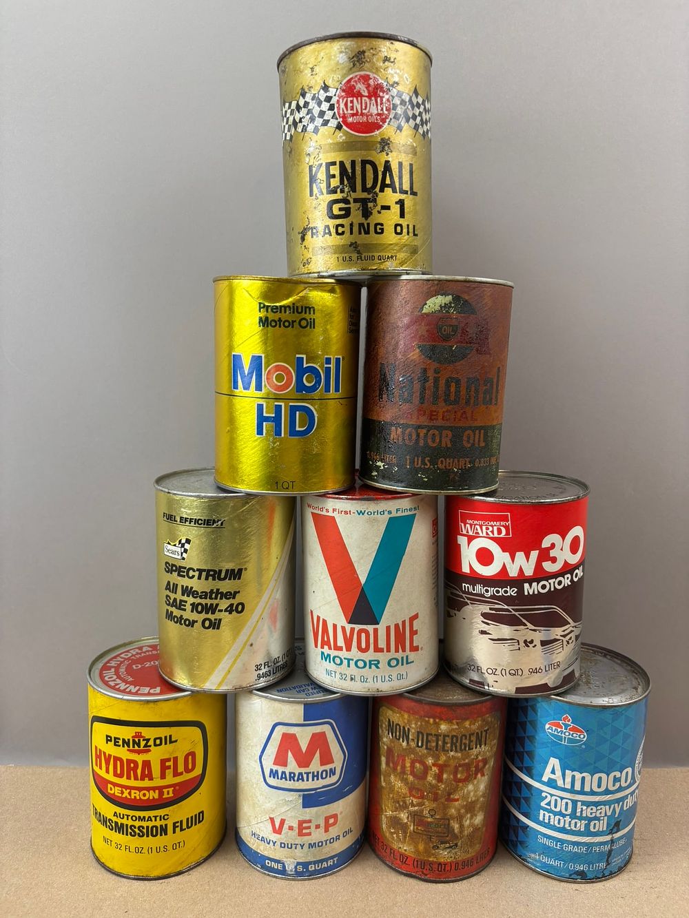 Lot 337: Lot 10 Full National Montgomery Ward Amoco Mobil Kendall Composite Oil Can
