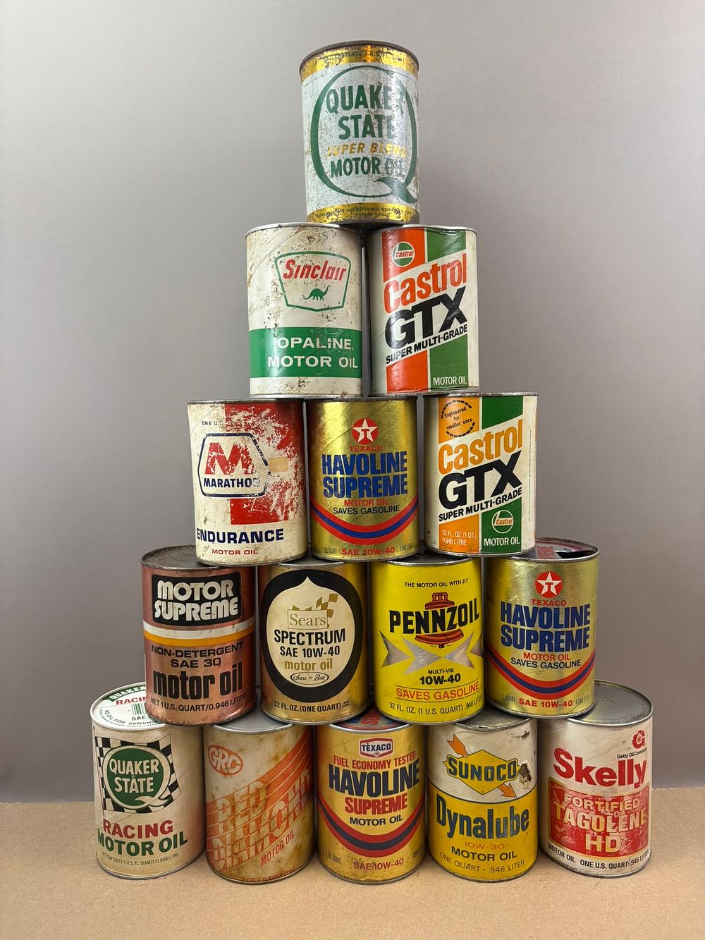 Lot 338: Lot 15 Empty Sinclair Quaker State Sunoco Skelly Castrol Sears Composite Oil Can