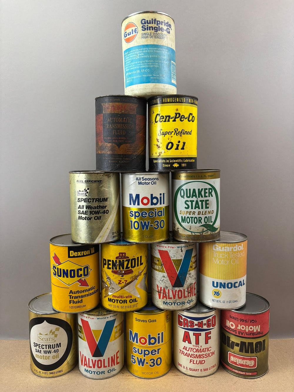 Lot 339: Lot 15 Empty Gulf Cen-Pe-Co Mobil Sears Gas-N-Go Composite Oil Can