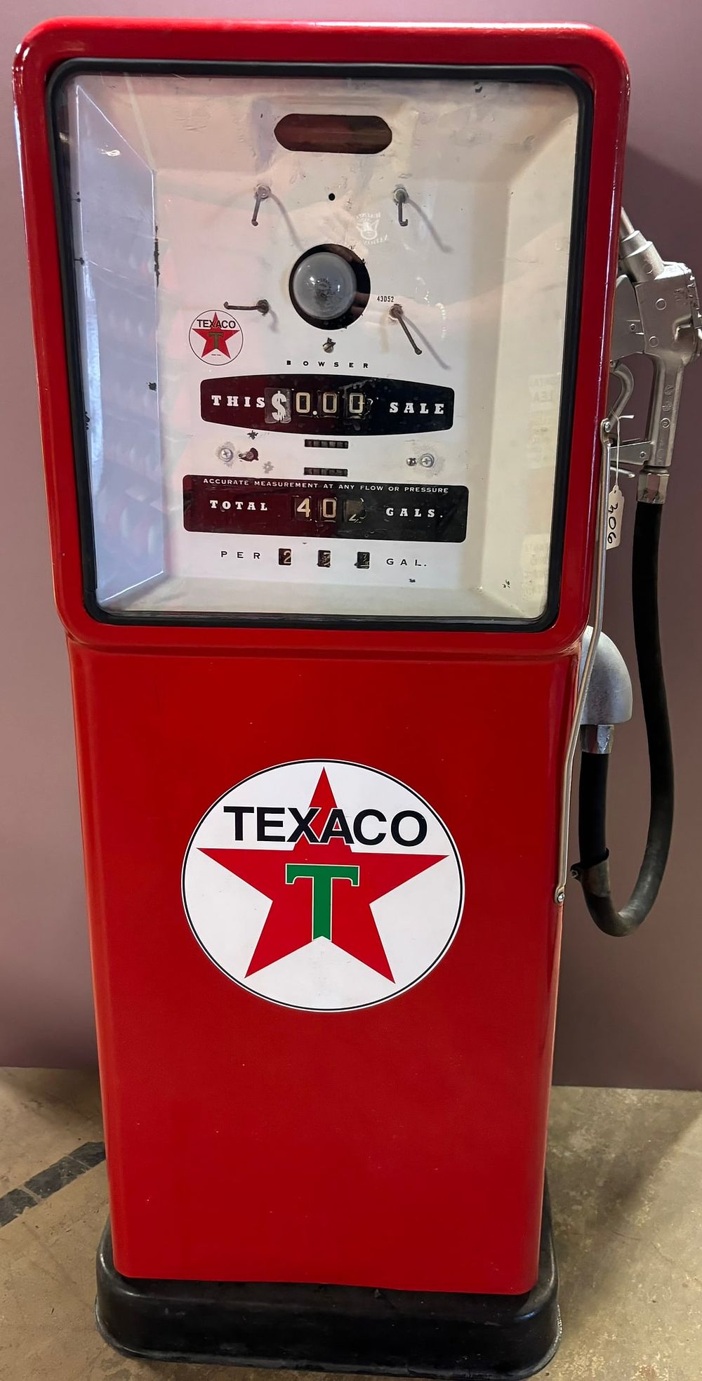 Lot 306: 1950s Bowser 595C Model Texaco Gas Pump