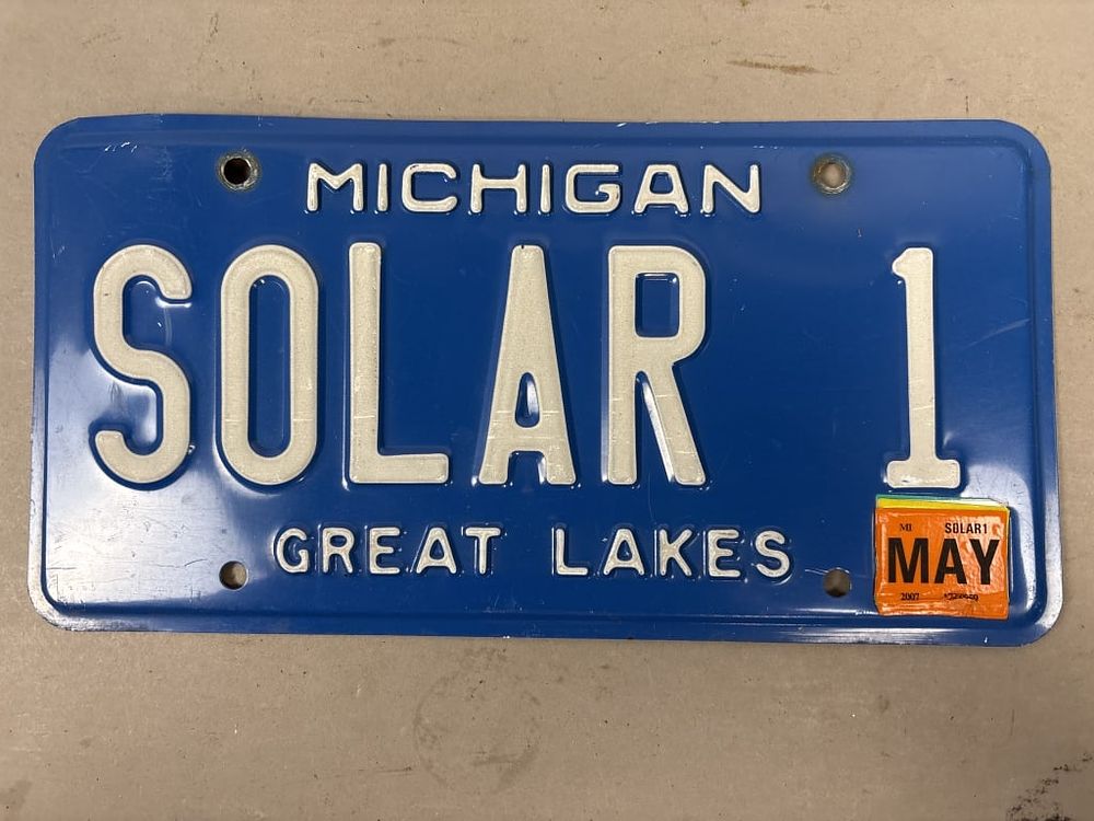 Lot 211: Michigan Solar 1 Personalized Great Lakes Plate