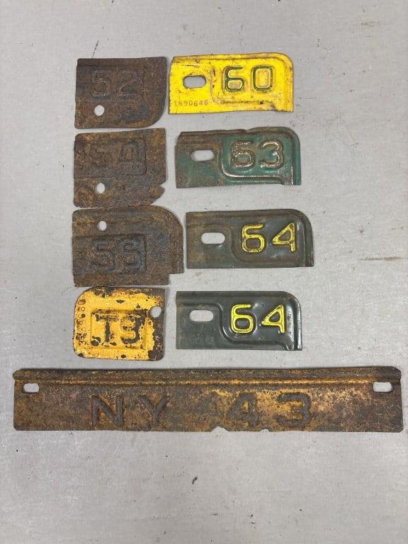 Lot 242: Lot 9 1940s 1950s 1960s License Plate Tags
