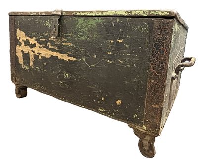 Antique 20s Packard Motor Car Trunk Made w/ Signs. Incredible original black and green rolling 