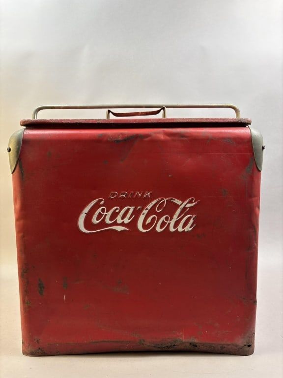 Lot 313: Vintage 1950s Coca-Cola Ice Box Chest Cooler