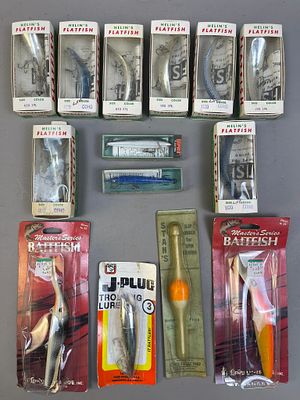 Lot of 14 Vintage Fishing Lures Bobbers Tackle. Measurements in photos PLEASE NOTE WE OFFER IN 