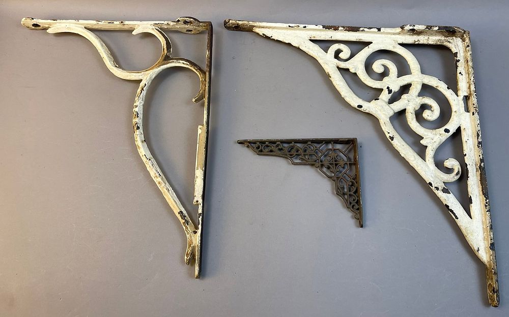 Lot 218: Lot of 3 Vintage Cast Iron Scroll Shelf Brackets