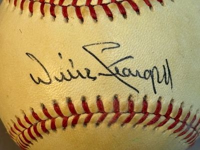 Willie Stargell Single Signed Rawlings ONL Ball. Great original Rawlings baseball with original 