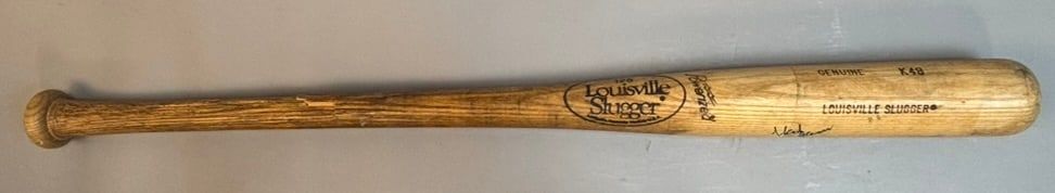 Lot 168: Hank Aaron Signed 33" Louisville Slugger 125 Bat