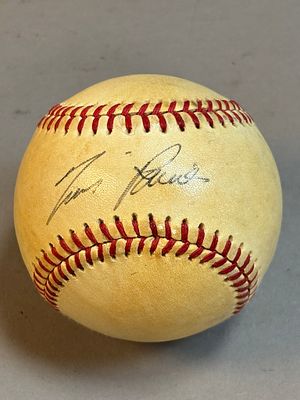Tim Raines Single Signed Rawlings Feeney Baseball. PLEASE SEE ALL PHOTOS AND USE THEM AS A 