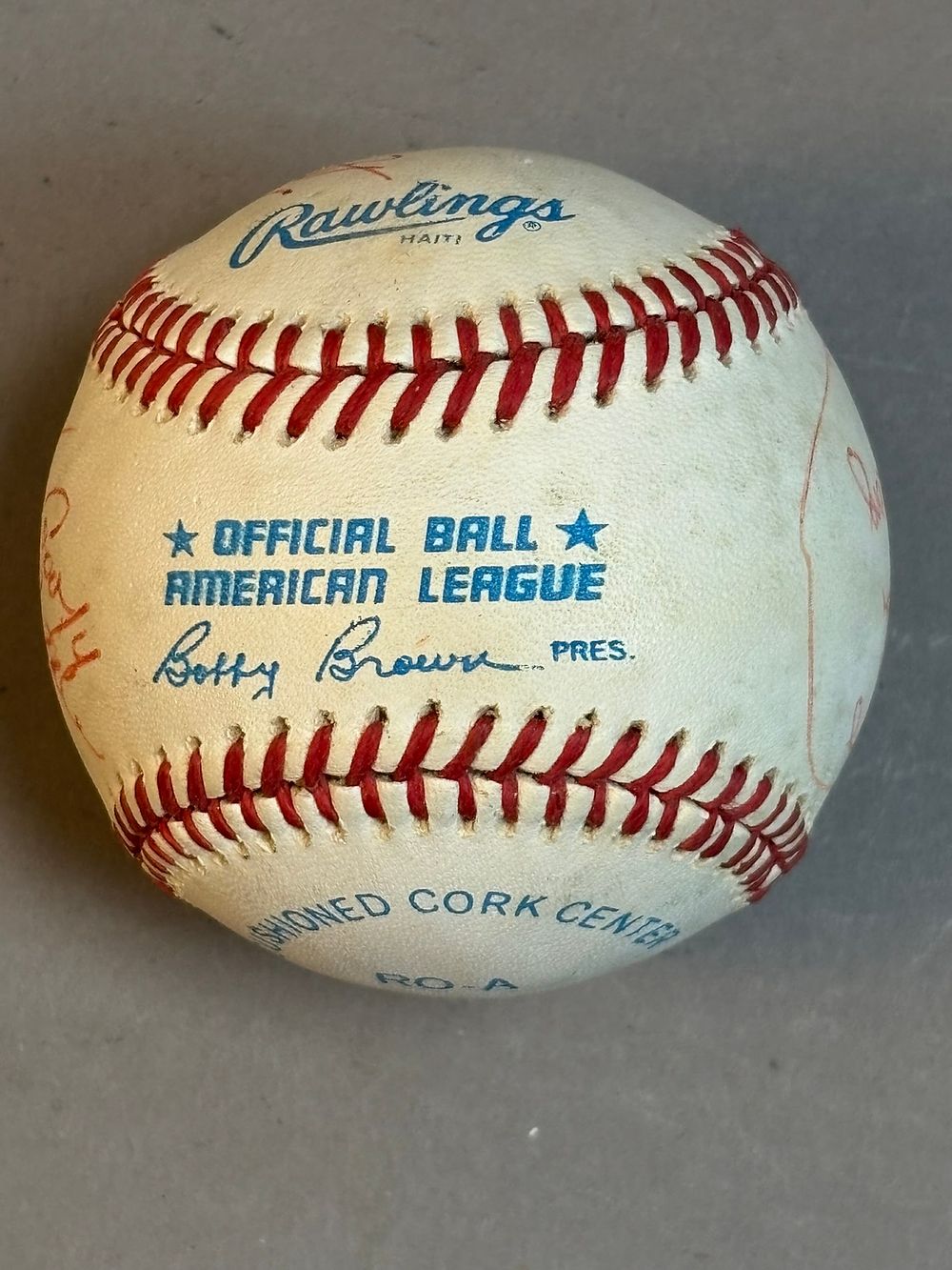 Lot 273: VINTAGE UNKNOWN TEAM SIGNED BASEBALL