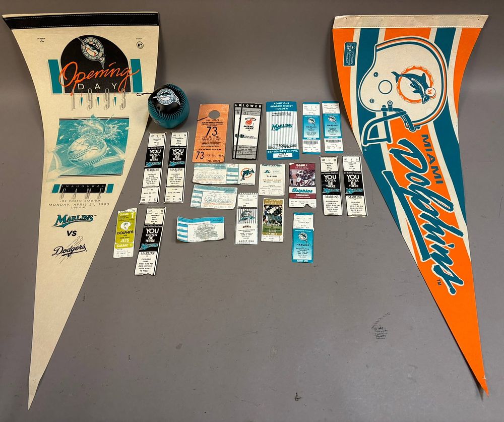 Lot 285: Lot 23 Florida Marlins Miami Dolphins Pennants