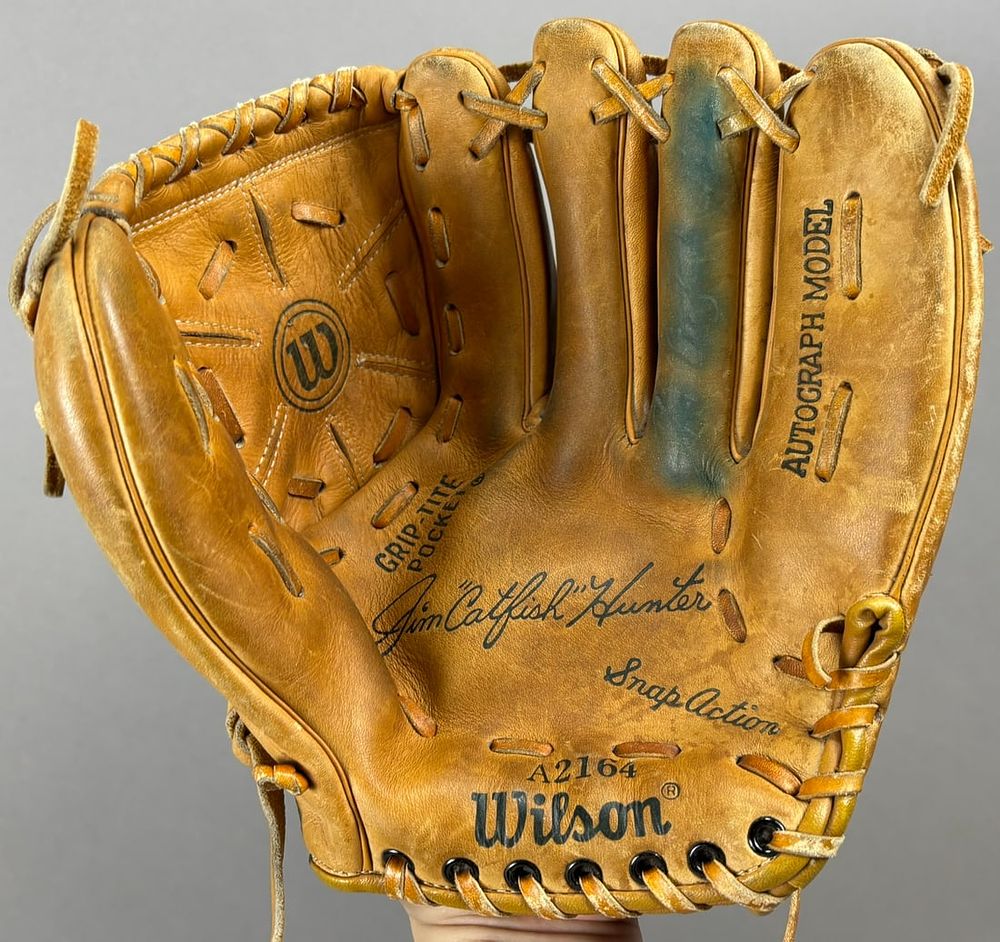 Lot 291: Jim Catfish Hunter Wilson Signed Baseball Glove