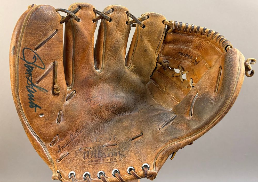 Lot 292: Ron Santo Model Wilson A2047 Signed Baseball Glove