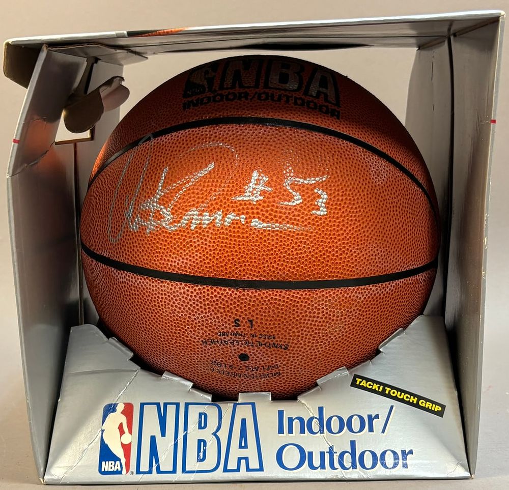 Lot 308: Artis Gilmore Signed Spalding Basketball