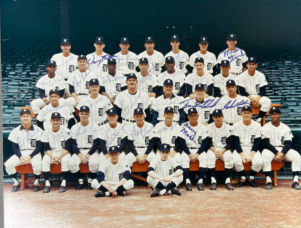 Lot 378: 1969 Detroit Tigers Champs Team Signed Photo JSA