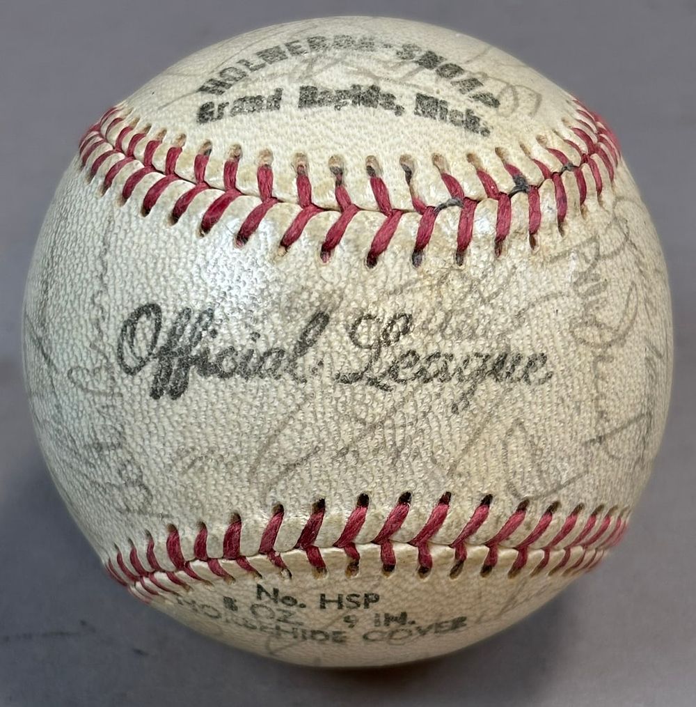 Lot 411: 1971 Detroit Tigers Twins Signed Baseball 30 Autos