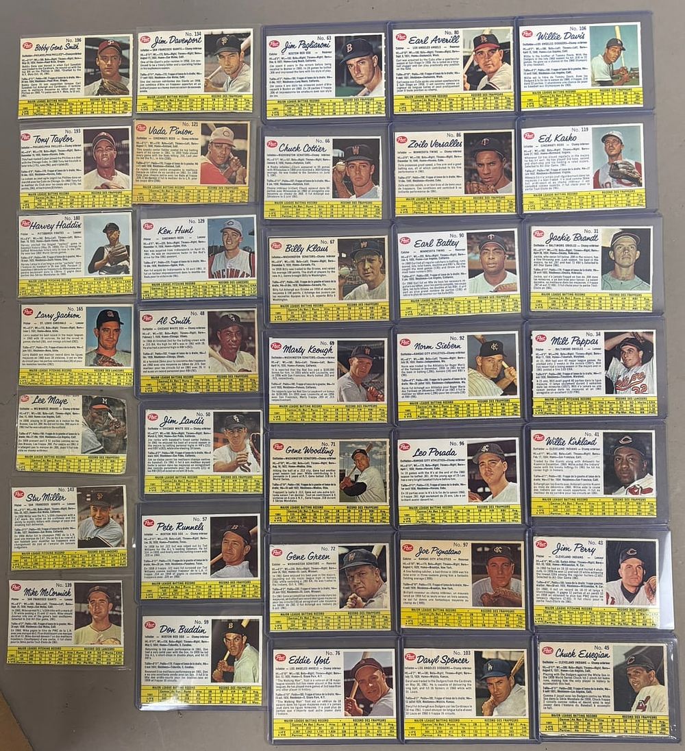 Lot 425: Lot 35 1962 Canadian Post Baseball Cards