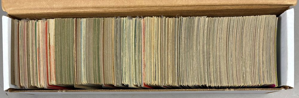 Lot 457: 800 Count Box 50s-60s FOOTBALL Cards Stars Hofers