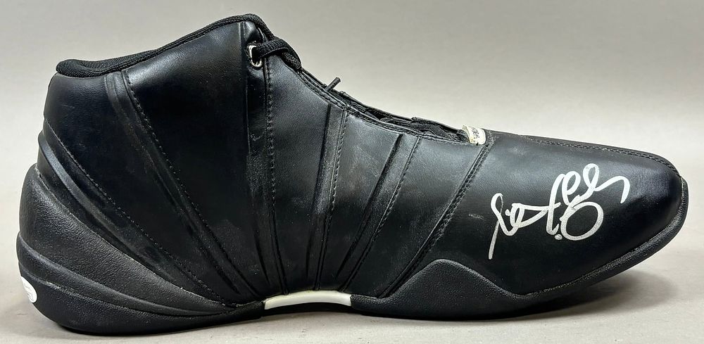 Lot 472: Stephon Marbury Signed Starbury Left Shoe 14 JSA