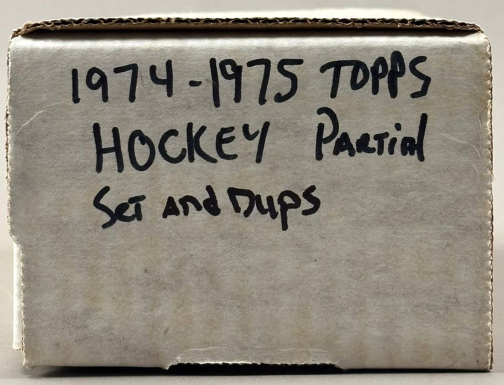 Lot 498: 1974-75 Topps Hockey Partial Set & Duplicate Cards