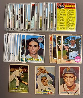 Nice Vtg 50s 60s Baseball Card Lot. PLEASE SEE ALL PHOTOS AND USE THEM AS A BETTER IDEA ON 