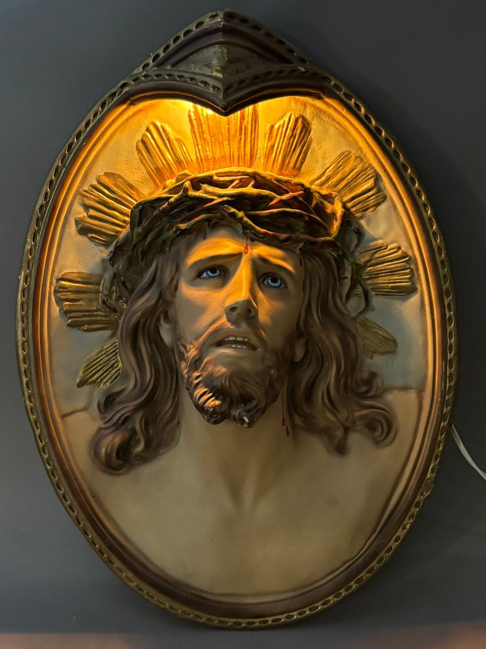 Lot 240: Antique Lighted Jesus Christ 2' Chalkware Wall Plaque